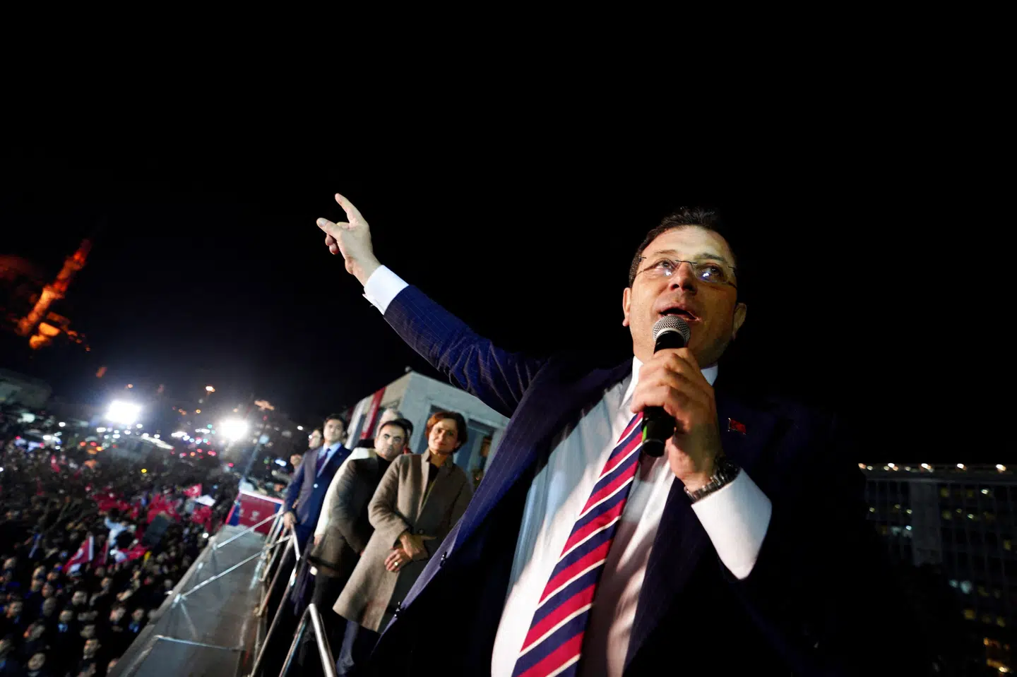 Istanbul-borgmester Ekrem Imamoglu tordnede ved tale til støtter onsdag mod dom for fornærmende udtalelser. Onur Gunal/Ibb/Reuters