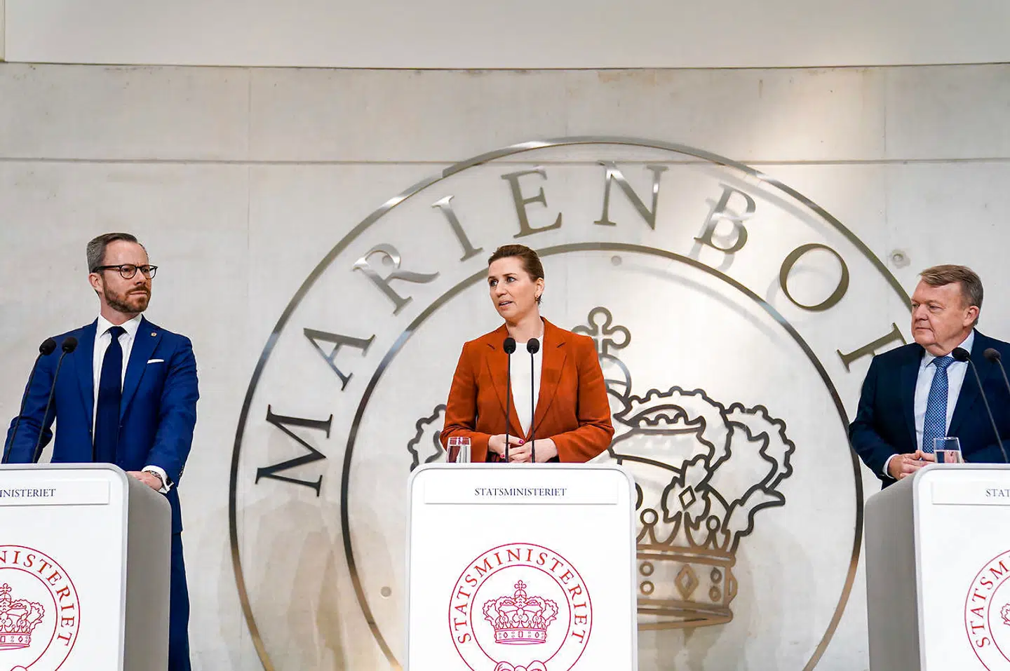 Jakob Ellemann-Jensen (V), kongelig undersøger Mette Frederiksen (S) og Lars Løkke Rasmussen (M) fremlægger regeringsgrundlaget for Danmarks nye SVM-regering på Marienborg onsdag den 14. december 2022.