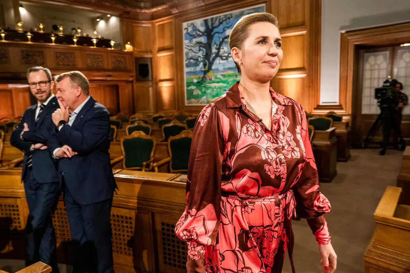 Jakob Ellemann-Jensen (V) og Lars Løkke Rasmussen (M) står som partiledere ikke længere fast på en advokatundersøgelse af kongelig undersøger Mette Frederiksen (S). Det får sociologen Christoph Ellersgaard til at advare mod indbyggede svagheder i det danske demokrati.