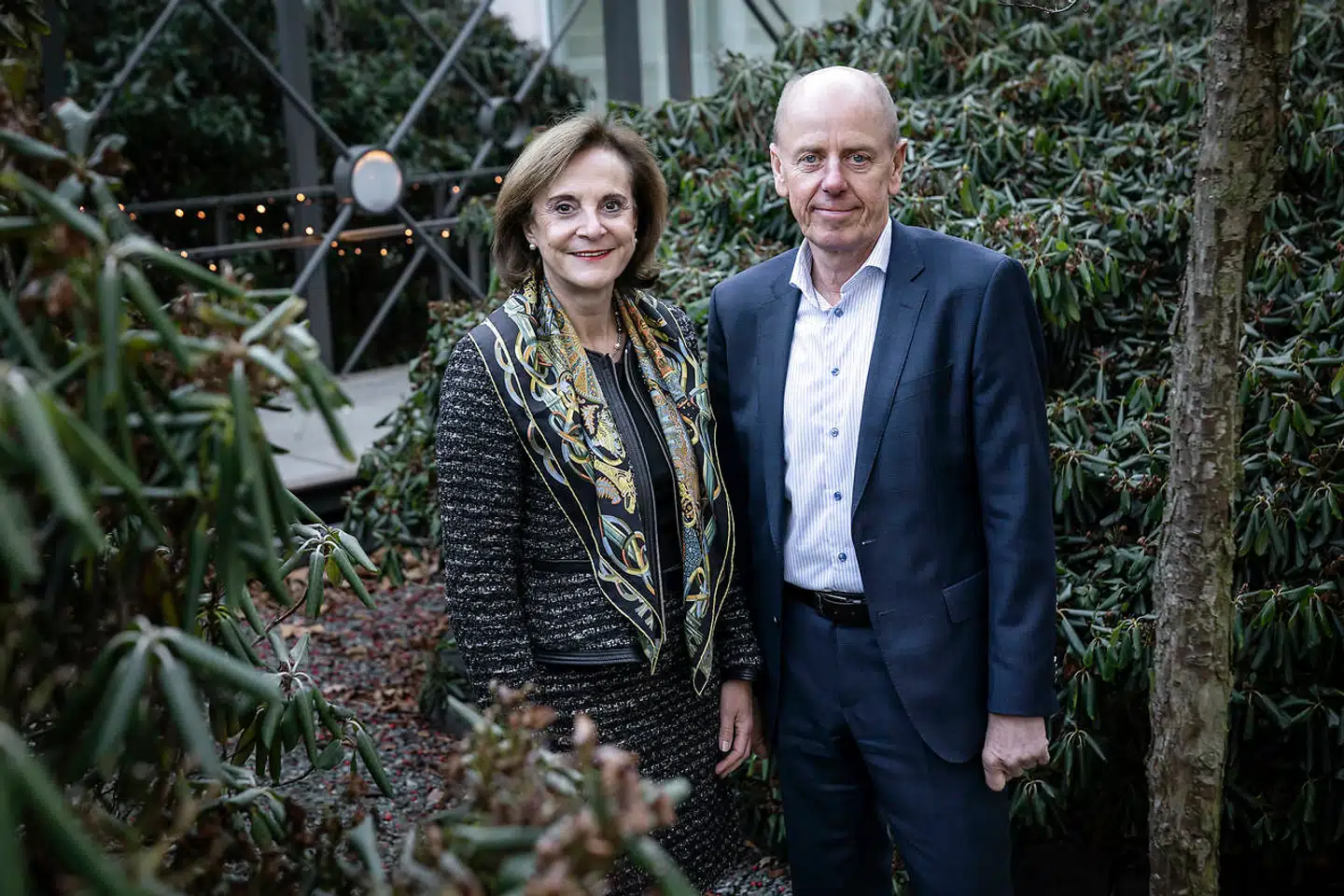 Novozymes og Chr. Hansen slår sig sammen i en historisk stor fusion. Bestyrelsesformand for Novozymes er Jørgen Buhl Rasmussen, tidligere topchef i Carlsberg. Bestyrelsesformand for Chr. Hansen er Dominique Reiniche, som i 2018 blev den første kvindelige bestyrelsesformand i C25. Begge bestyrelsesformænd ser lysende fremtidsmuligheder i det nye selskab.