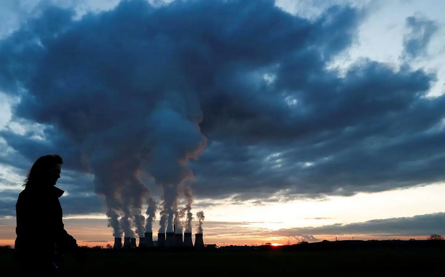 Den penible energisituation har tvunget briterne til at klargøre kulkraftværker i det nordlige Yorkshire. Omkring 70 procent af Storbritanniens energiforbrug kom i weekenden fra fossile brændsler.