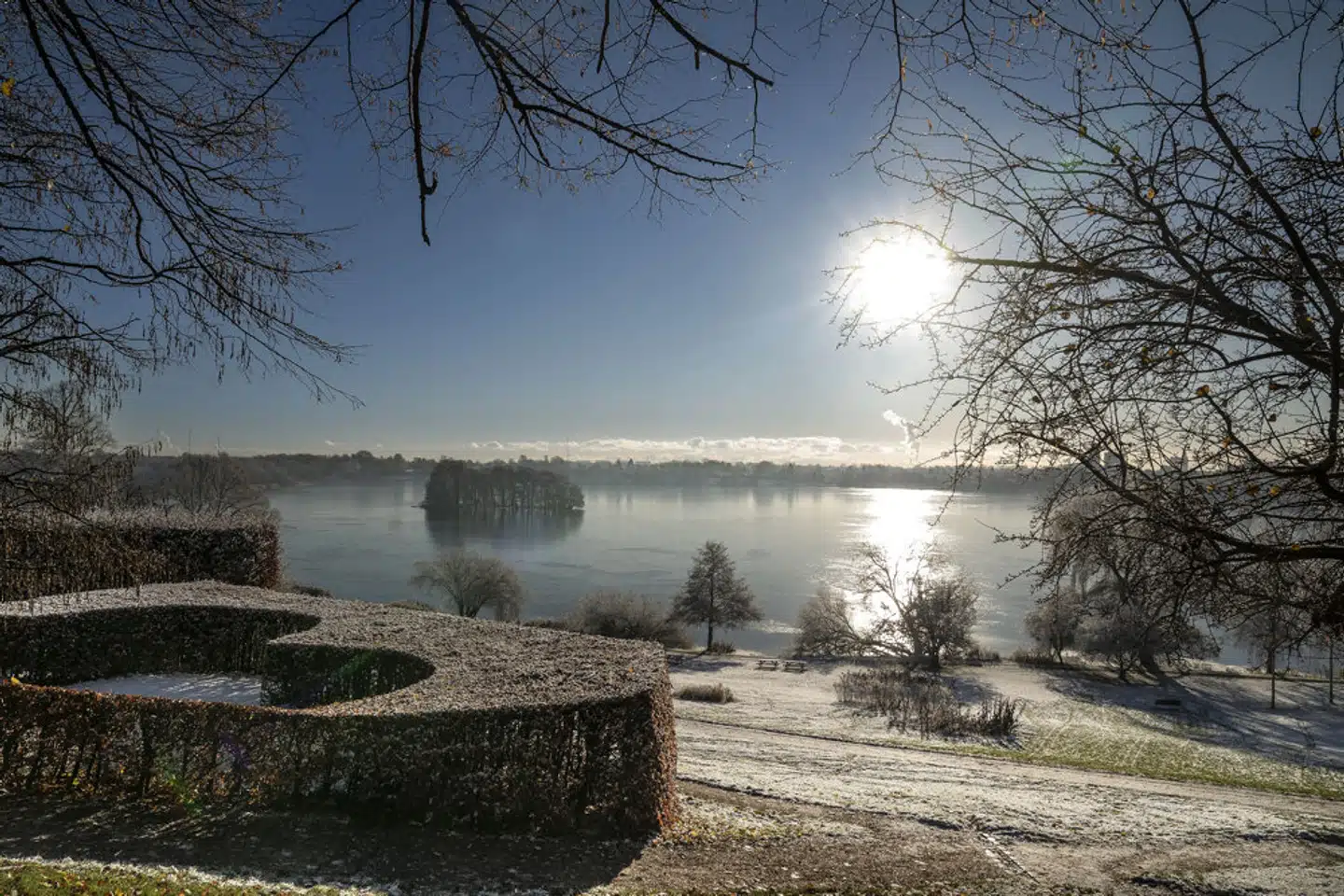 Den kommende uge byder som den forgangne på sne og kolde temperaturer. Billedet er fra Bagsværd Sø i torsdags. – Foto: Liselotte Sabroe/Ritzau Scanpix