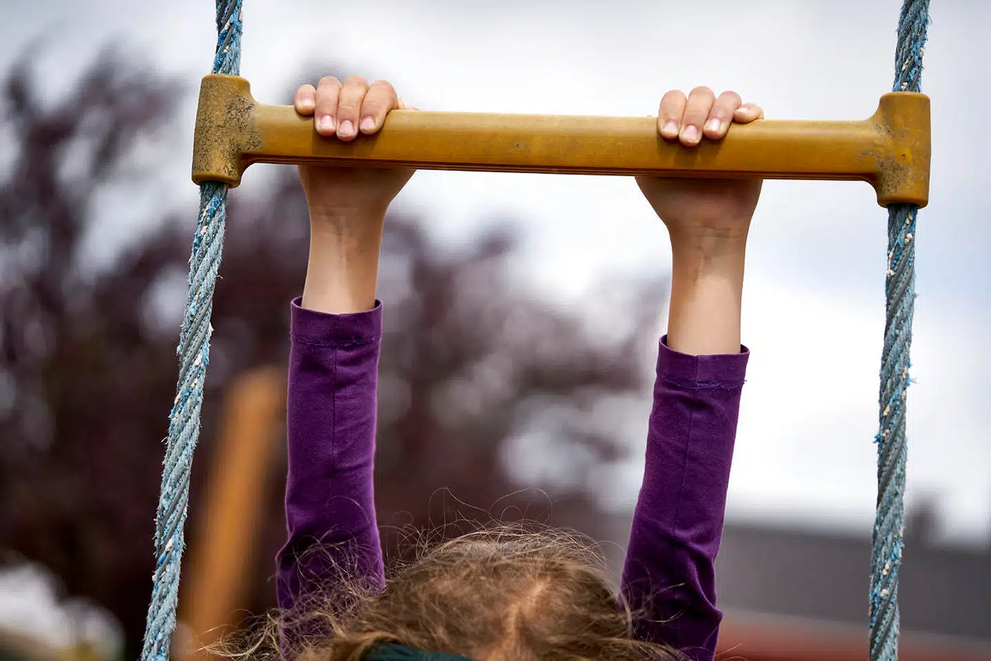 Vores forskellige livsfaser – ikke mindst barndommen og voksenlivet – er i stigende grad underlagt velfærdsstatens kamp for overlevelse. Der er brug for alle, hele tiden.