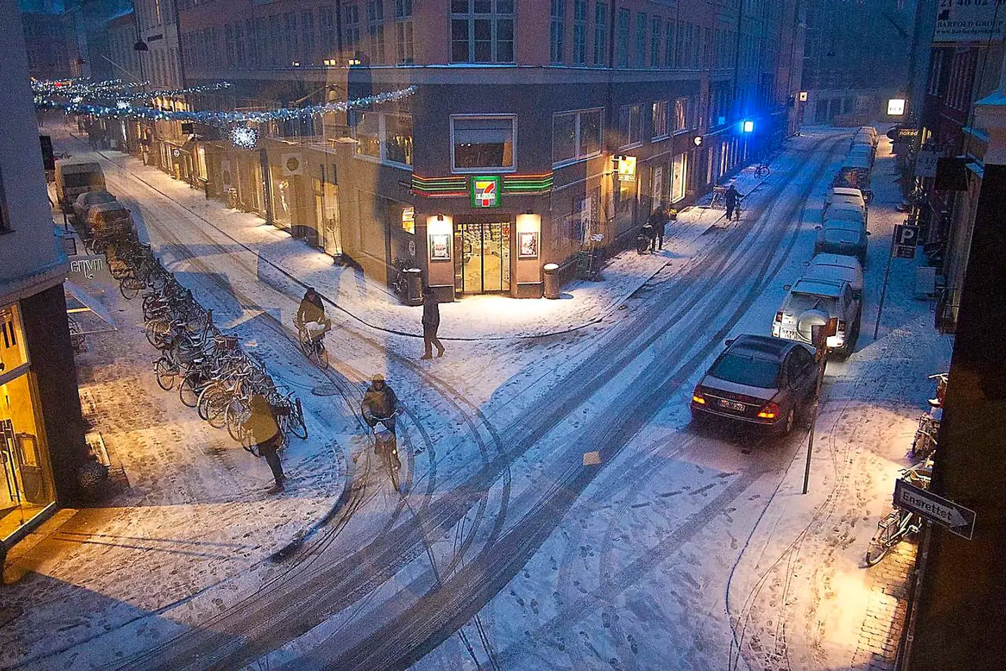 Ingen kom til skade ved en episode fredag morgen i 7-Eleven i Pilestræde i København, oplyser Københavns Politi.