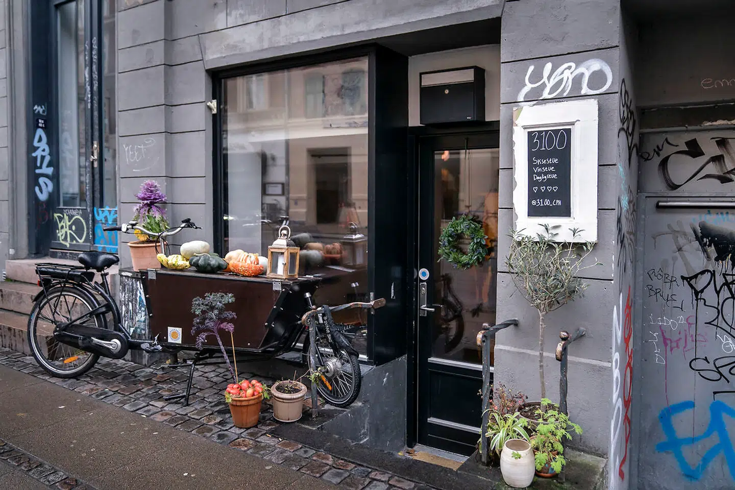 Restaurant 3100. Vesterbrogade 87, København V.