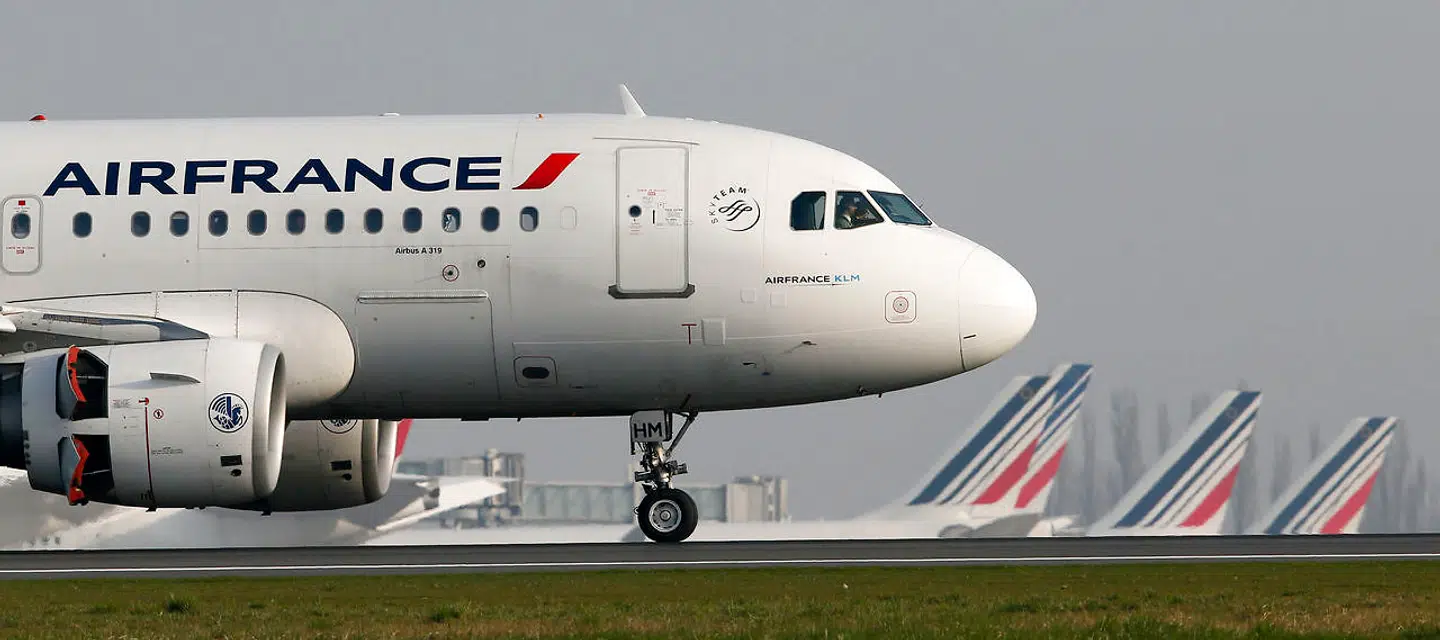 Et fly fra selskaber AirFrance skal til at lette fra Charles De Gaulle lufthavn i Frankrigs hovedstad Paris. (Arkivfoto).
