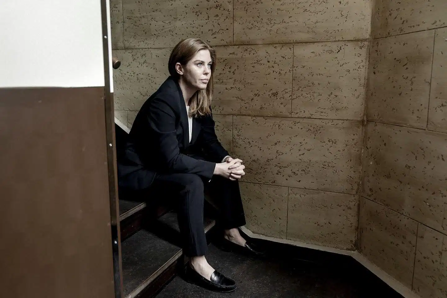 »Fra 1. januar til 6. december 2021 modtog politiet 1973 anmeldelser. Hvis 6,3 procent af disse er falske, svarer det til 124 falske anmeldelser og anklager. Jeg bekymrer mig således på et både nødvendigt og oplyst grundlag. Det synes jeg også, at vicestatsadvokaten burde gøre,« skriver Julie Stage.