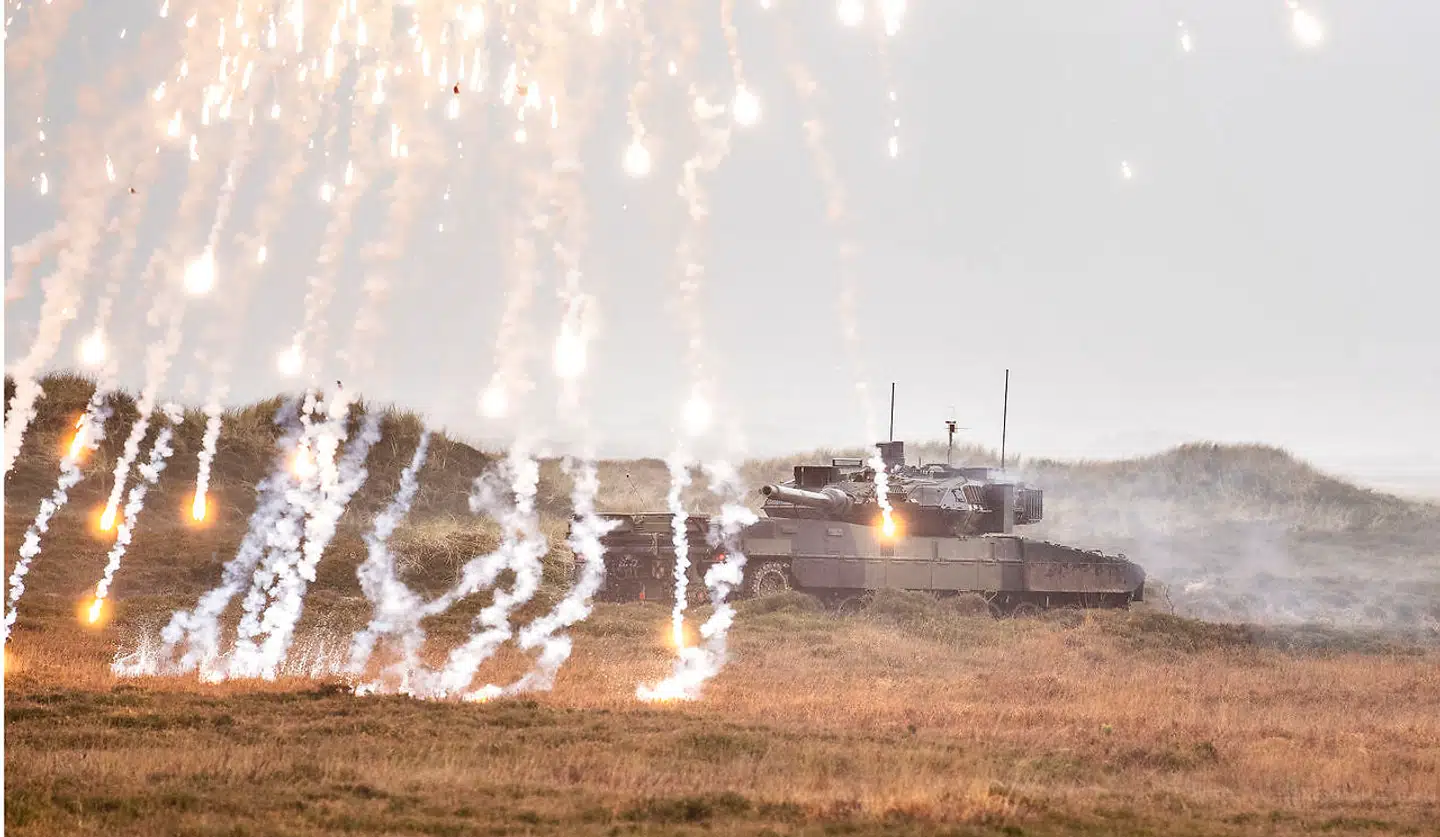 Den kommende kampklare 1. Brigade har fået Leopard 2 A7-kampvogne og den nye tunge morter Cardom 10, imens Caesar-artilleri er på vej. Men der er kritik af Forsvarskommandoen for at ville indkøbe et luftværn, der efterlader den hjælpeløs over for en modstanders droner og artillerimissiler. Arkivfoto: Henning Bagger/Ritzau Scanpix