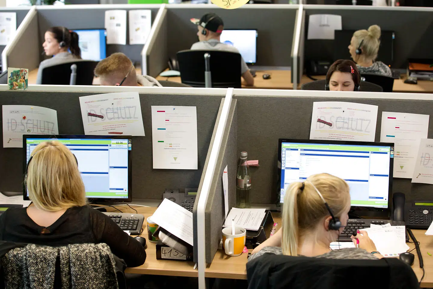 Ungdomsjob kan give en kærkommen følelse af at være vigtig for fællesskabet og for samfundet. Men på mange ungdomsarbejdspladser er det forbundet med præstationspres at møde på arbejde, skriver Alma Tynell.