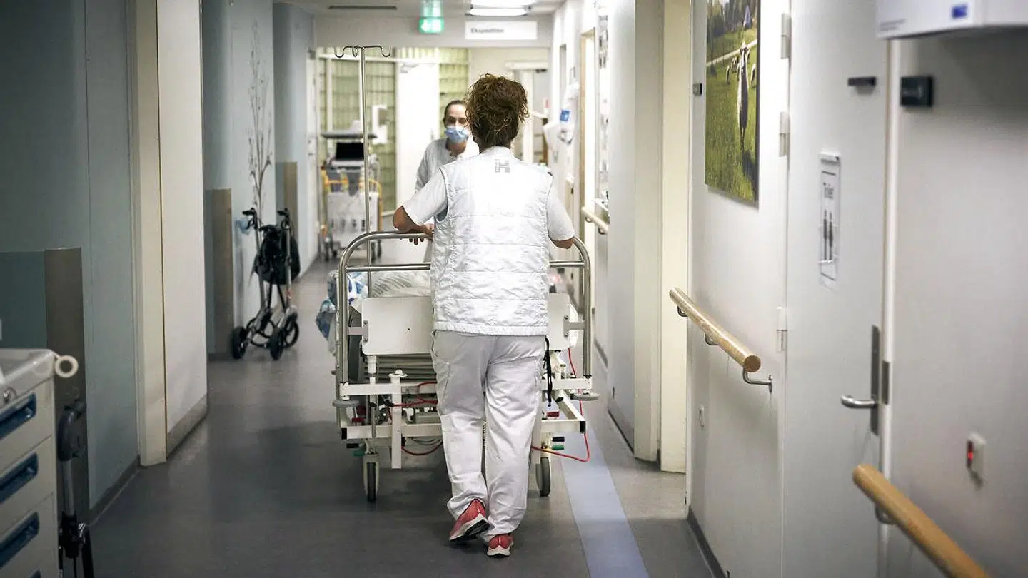 Alle patienter har ret til at blive udredt på et offentligt hospital inden for 30 dage. Hvis der derefter er brug for behandling, har patienterne ret til at blive behandlet inden for 30 dage. Ingen af de fem regioner formår at overholde garantierne.