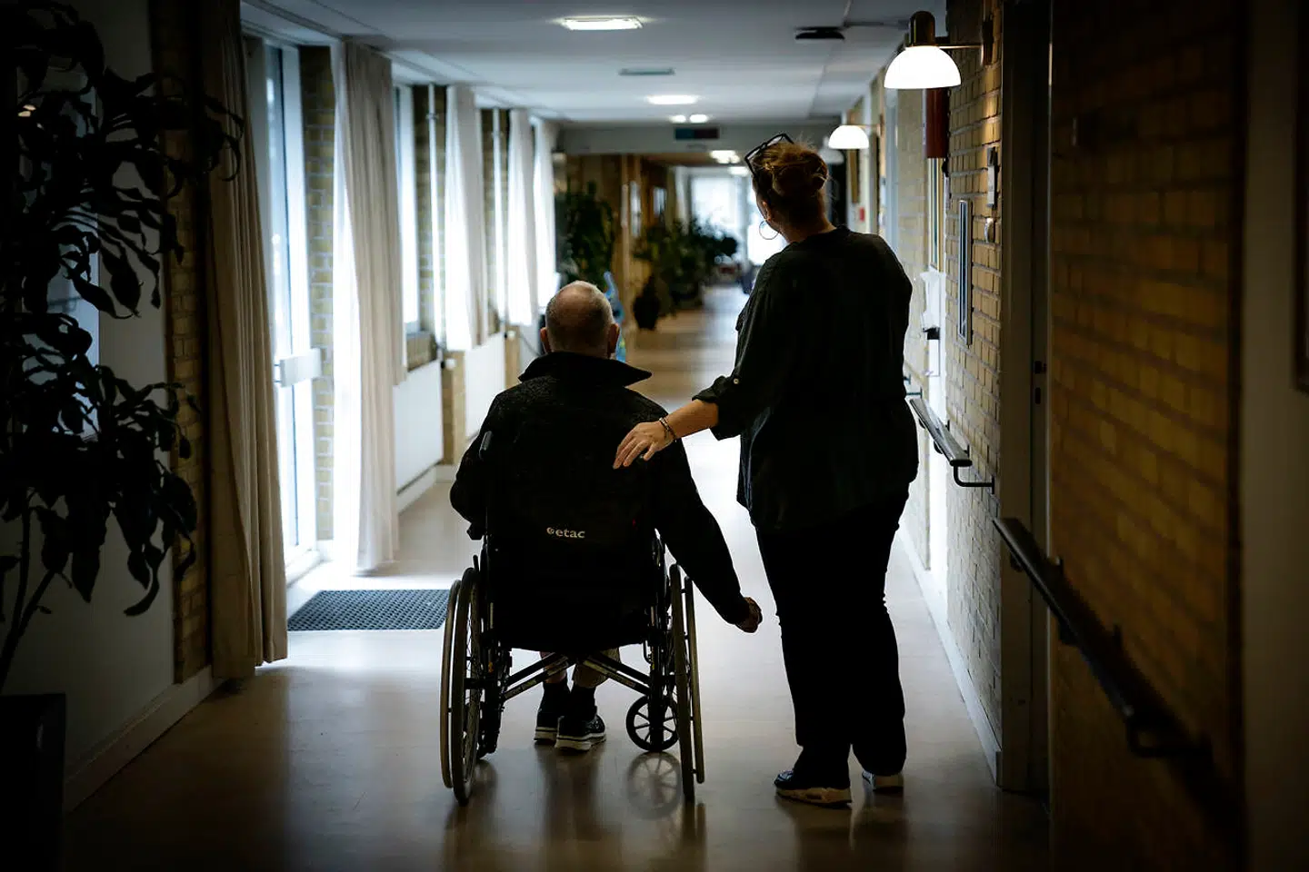 »Jeg kan selv ofte have vanskeligt ved at finde mine kolleger – og heldigvis for det, for det betyder, at de er sammen med en beboer,« skriver Ziva Møller.