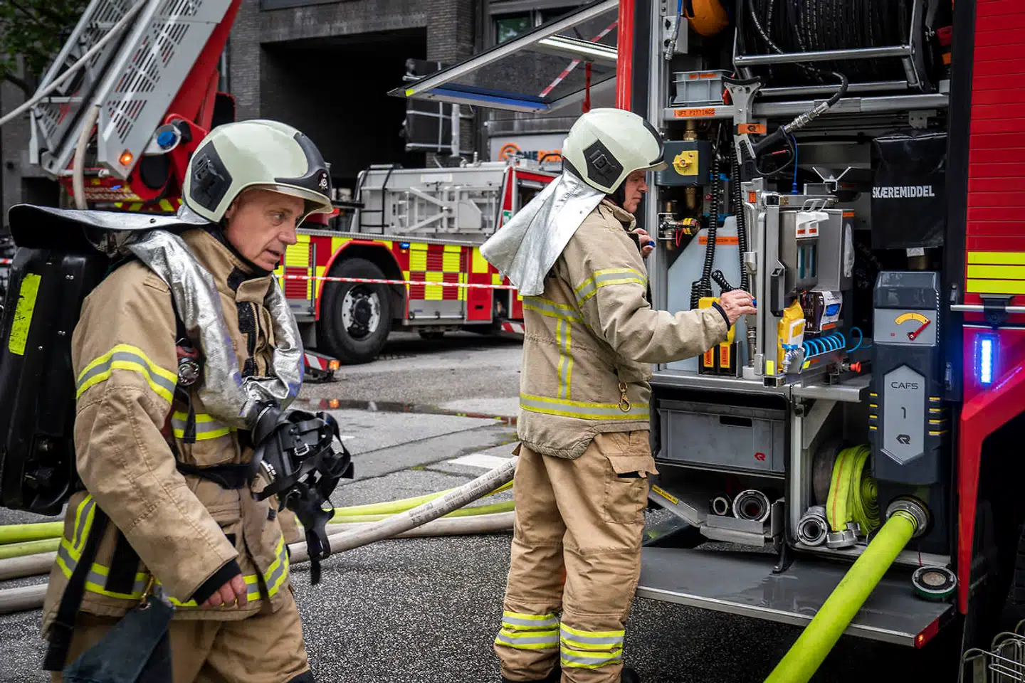 De første brandfolk nåede frem, før flammerne fik ordentlig fat.