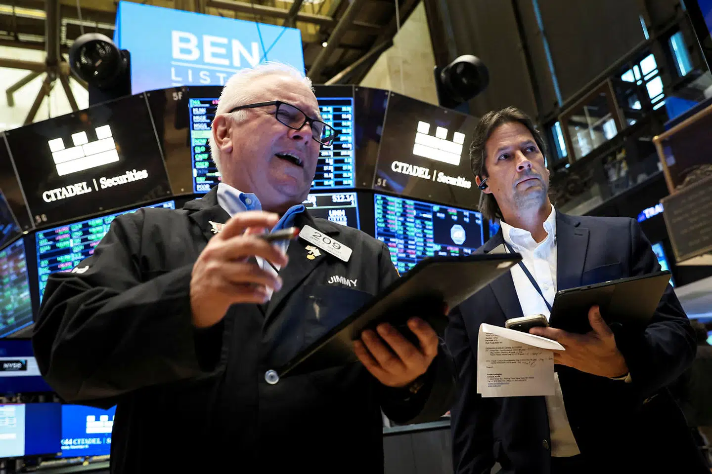 Uroen på aktiemarkedet har fået de private investorer til at droppe risikovilligheden og trække penge ud af de private investeringsfonde.