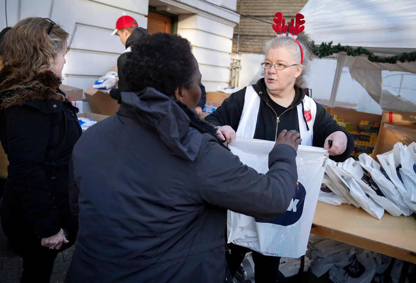 Frelsens Hærs julehjælpsuddeling på Frederiksberg, onsdag den 18. december 2019. (Foto: Liselotte Sabroe/Scanpix 2019)