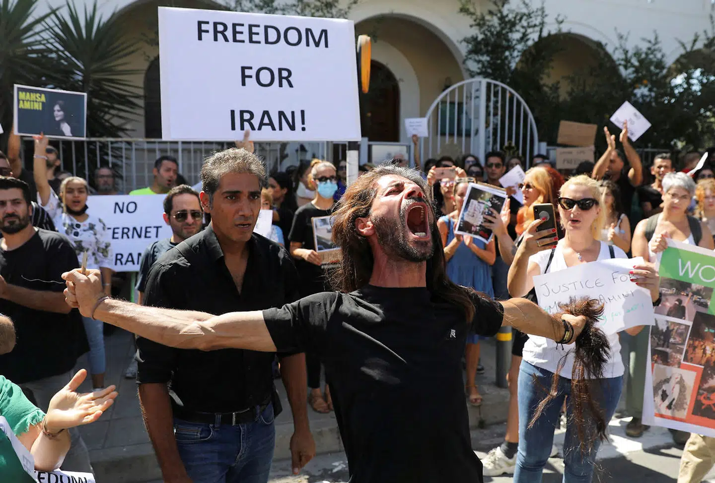 Iranerne har siden september været på gaden for at protestere i et af de mest omfattende oprør mod det iranske styre nogensinde.