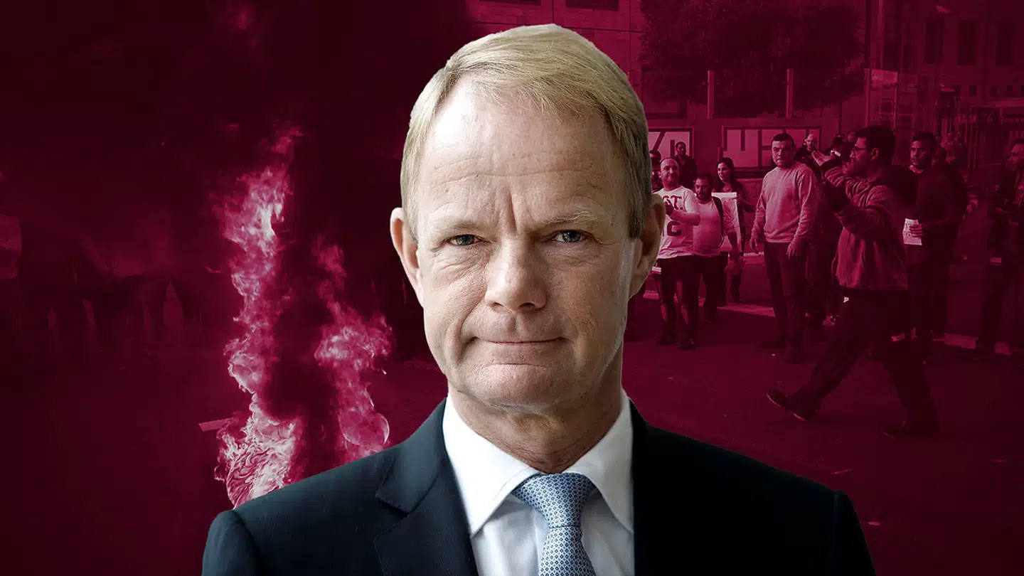 Det skabte uro og kaos i Jerusalems gader, da Kåre Schultz annoncerede en omfattende fyringsrunde i israelske Teva.