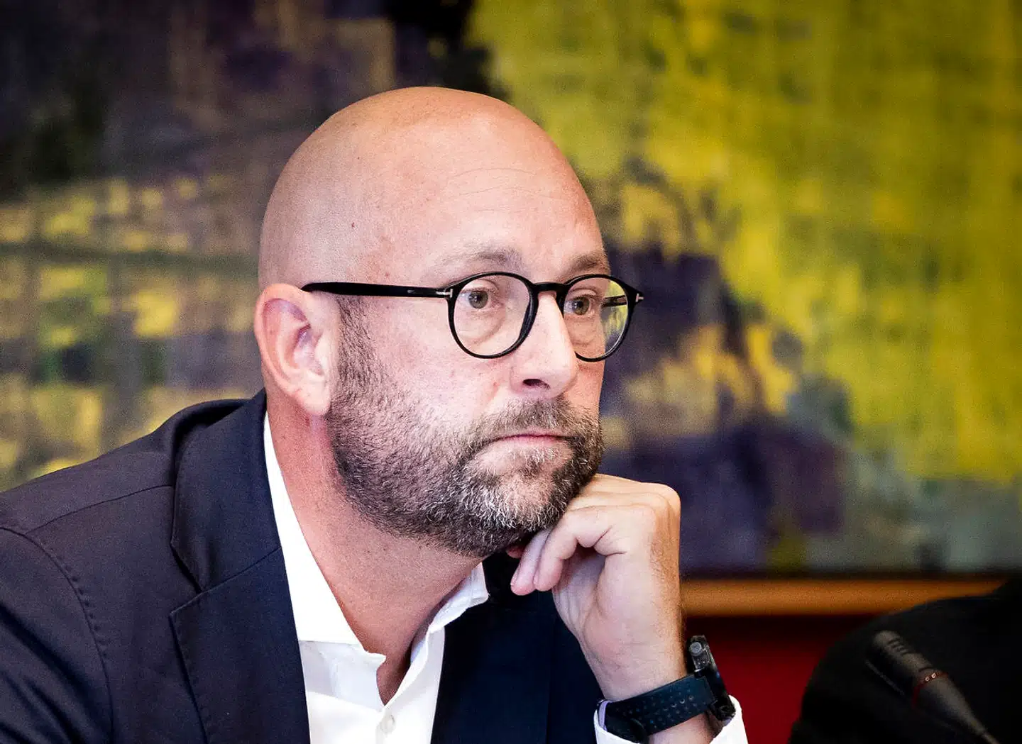 Fødevareminister Rasmus Prehn (S) har været indkaldt til flere samråd om diverse restaurant- og barregninger, men han vil stadig ikke afsløre, hvem han spiste med – heller ikke på lukkede samråd.