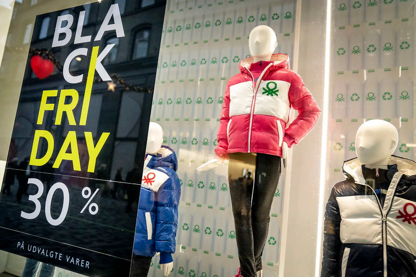 Black friday er hos mange butikker og nethandlere blevet udvidet til black week. Nogle kører ligefrem tilbud det meste af november. Arkivfoto: Mads Claus Rasmussen/Ritzau Scanpix