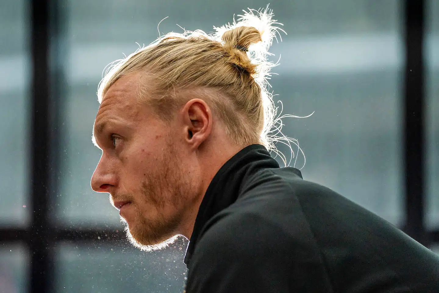 Simon Kjær blev hyldet verden over for hans reaktion på sin ven Christian Eriksens hjertestop under EM sidste år. Oplevelsen har påvirket ham som menneske.