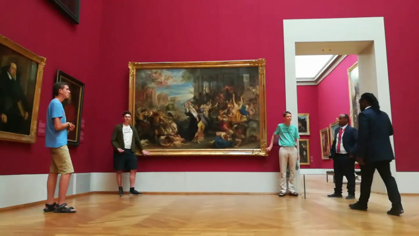 I august limede aktivister fra klimaorganisationen Letzte Generation sig fast til et stort maleri af Paul Rubens på museet Alte Pinakothek i München. Nu kræver anklagemyndigheden betydelige bøder, og museet vil kræve erstatning.