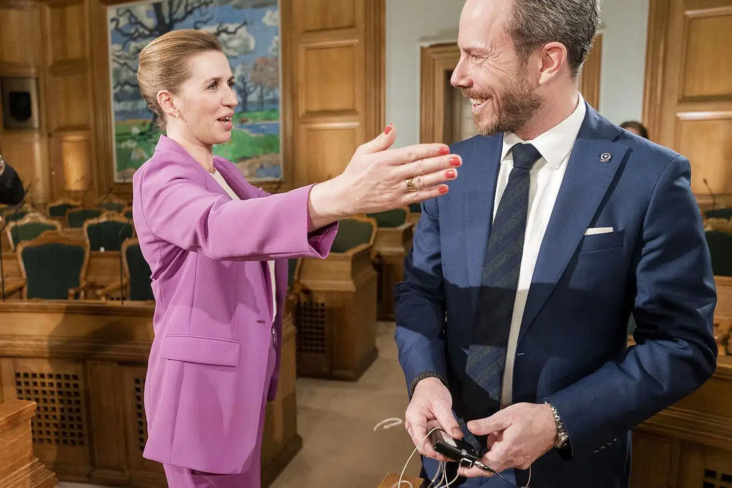 »Kære Jakob Ellemann. Lad være med at gå i regering. Lad du nu bare Mette Frederiksen håndtere inflationen, ECBs rentestigninger og de 100.000 ledige, som vismændene fortæller vi vil få næste år. Lad også Mette Frederiksen håndtere energikrisen i alle dens afskygninger,« skriver Mia Amalie Holstein.