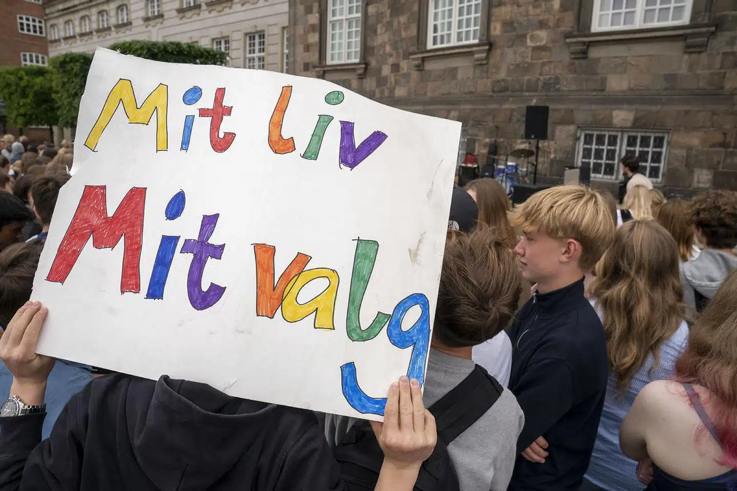 »Elevfordelingsaftalen, som den foreligger nu, skaber flere problemer end den løser. Desuden har forældreindkomst som fordelingskriterium i fordelingszoner ikke den ønskede effekt på fordelingen af elever med indvandrerbaggrund,« skriver Anne Frausing.