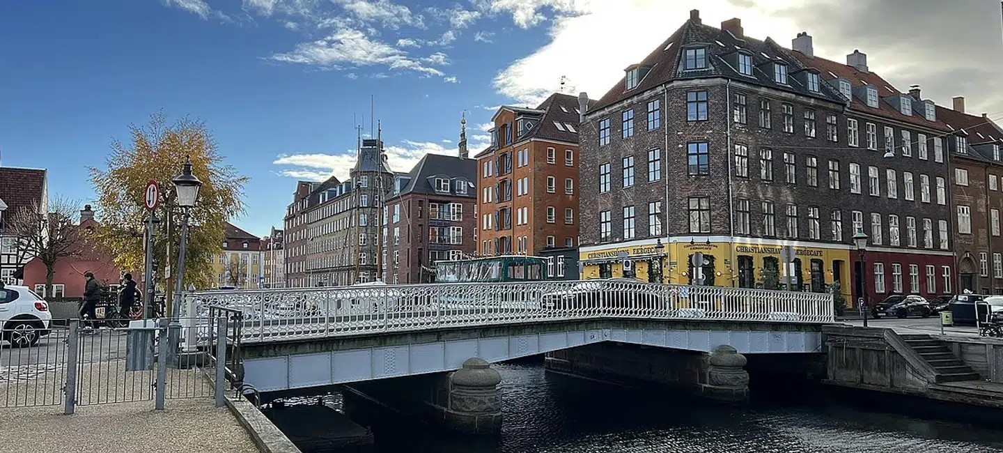 Køretøjer på over otte ton er ikke længere velkomne hen over Wilders Bro på Christianshavn.Foto: Roni Jafar / TV 2 Lorry