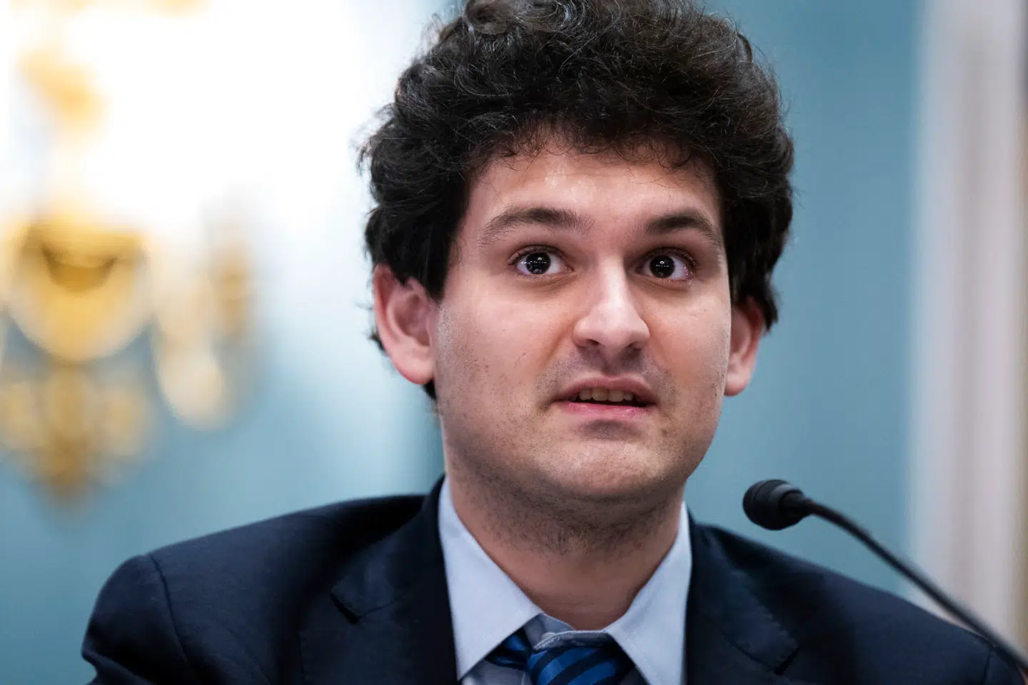 Sam Bankman-Fried, tidligere direktør i FTX, bliver i disse dage sat under lup i retten i Delaware, hvor der er blevet dokumenteret omfattende svigt hos den kollapsede kryptoplatform. Arkivfoto: Tom Williams/AP/Ritzau Scanpix