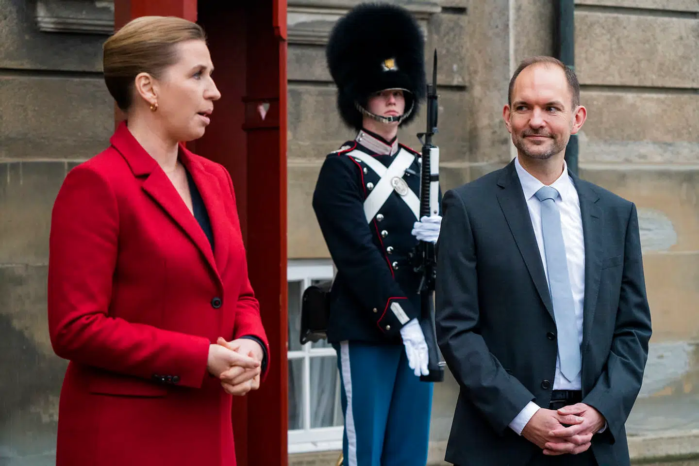 »Mette Frederiksens regering har i denne sag siddet på hænderne i tre år,« skriver Ole P. Kristensen i denne leder om sagen om refusion af udbytteskat.