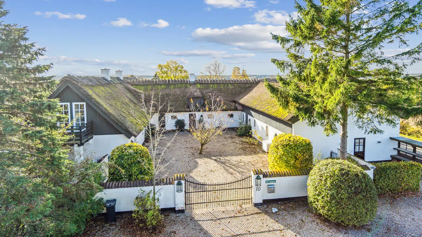 Toftevej 70, som ifølge Freja Ejendomme byder på mange muligheder for privat anvendelse, er nu sat til salg.