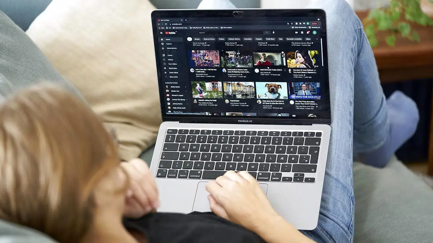 De unge bliver faktisk slået i streamingforbrug af de lidt ældre, og det går alt sammen ud over den klassiske tv-sening.
