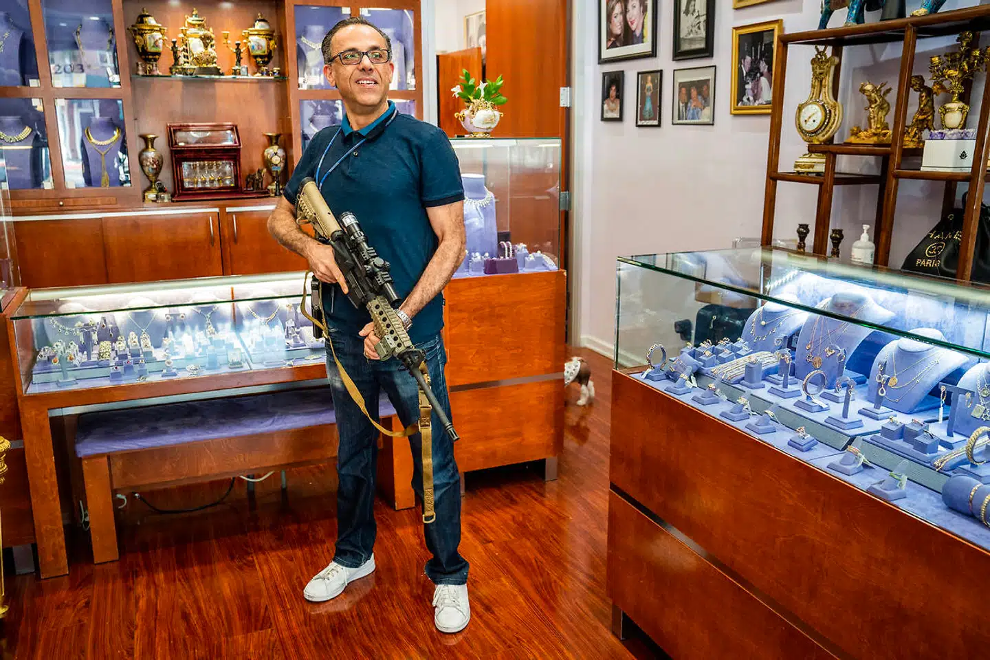 Peter Sedghi har været udsat for et af de spektakulære røverier, der har plaget Los Angeles det seneste år. »Smash-and-grab« kaldes fænomenet.