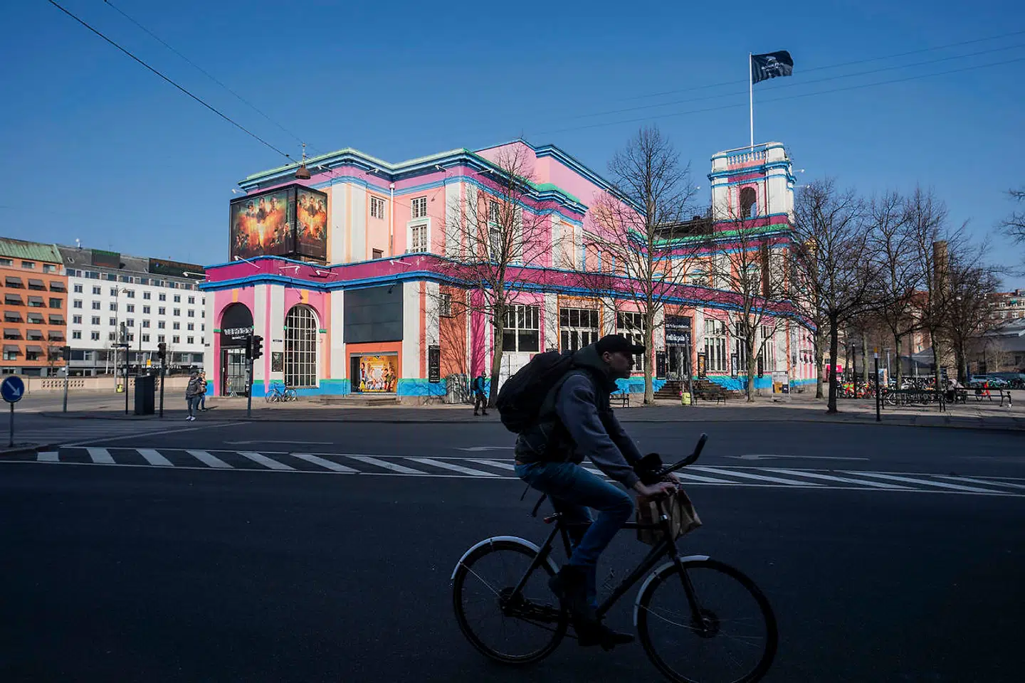 Lokalerne i Palads husede i 70erne, 80erne og begyndelsen af 90erne diskoteket Daddy's Dancehall – eller bare Daddy's – hvor blandt andre Iggy Pop og The Sex Pistols har spillet. Siden husede lokalerne blandt andre natklubberne Envy, Klubben og Nord.