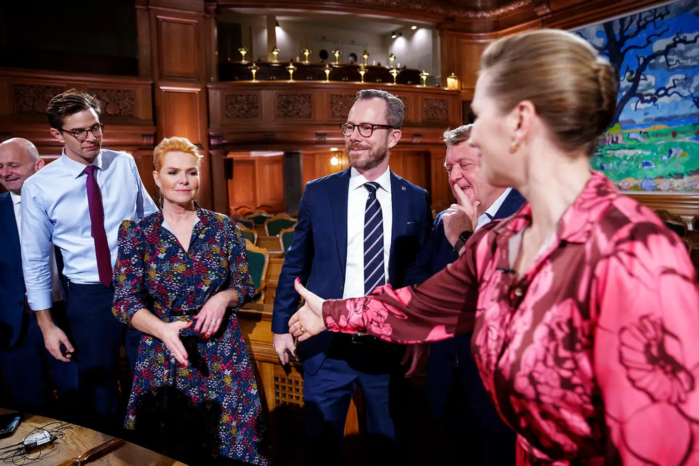 12 partier er repræsenteret i det nye folketing efter valget torsdag 1. november.