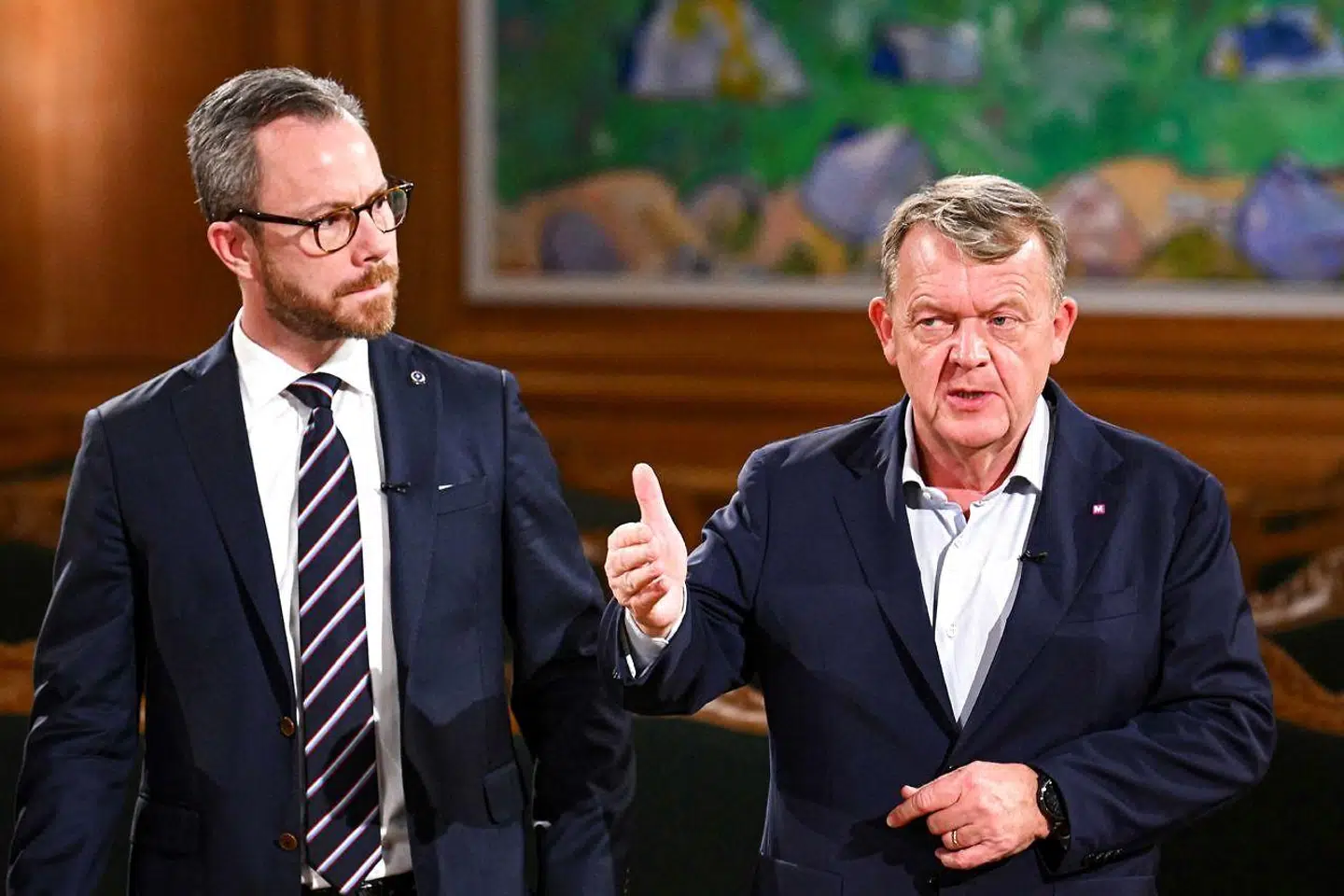 »Faktisk står V fortsat i den eksistenskrise, som partiet befandt sig i før valget. For hvilken vej er der tilbage til igen at blive det store blå regeringsbærende parti?« skriver Jarl Coruda.