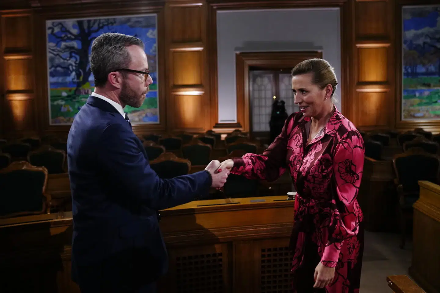 Den afsluttende partilederdebat i Folketingssalen, efter resultatet af folketingsvalget er kendt, sent på valgaftenen, på Christiansborg, København, tirsdag den 1. november 2022. Tirsdag er der folketingsvalg i Danmark.