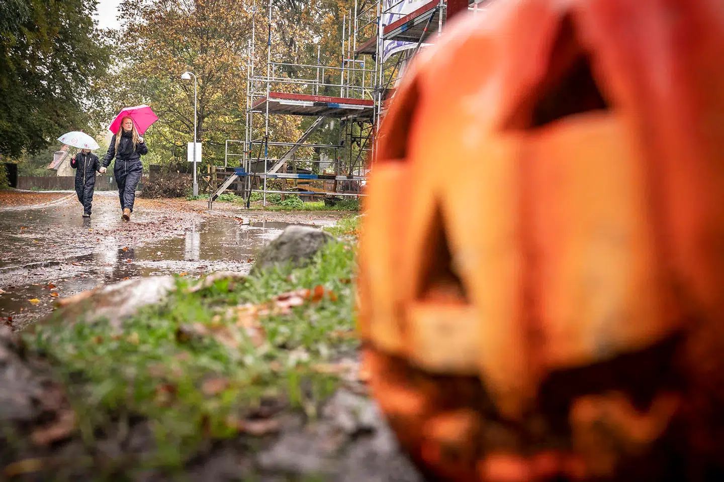 Rigshospitalet kalder i en pressemeddelelse farvede øjenlinser for en »farlig halloween-tendens« (arkivfoto).
