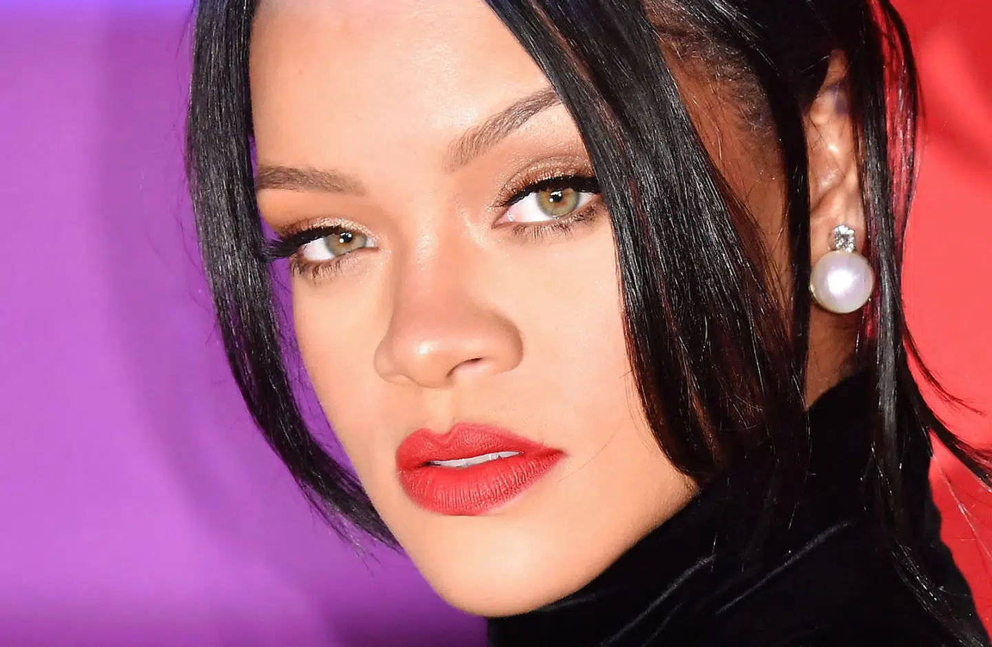 Rihanna er gængs anerkendt for at lancere kosmetiklinjen »Fenty Beauty«, der var en af de første kosmetiklinjer med foundations til alle hudtoner. I 2020 udvidede hun brandet med hudplejeserien »Fenty Skin«.
