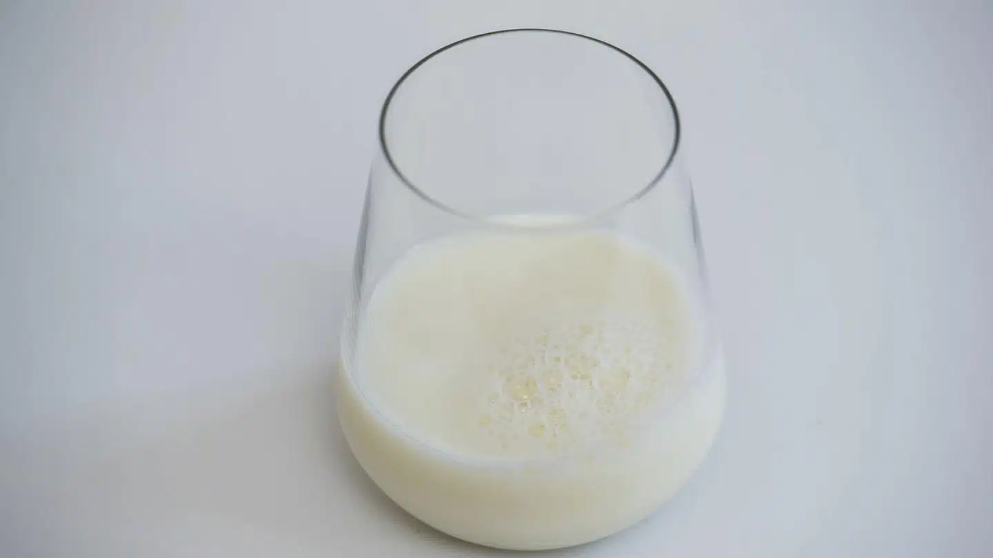 Mælk er på vej mod at blive »det hvide guld« efter fortsatte prisstigninger mod nye rekorder.