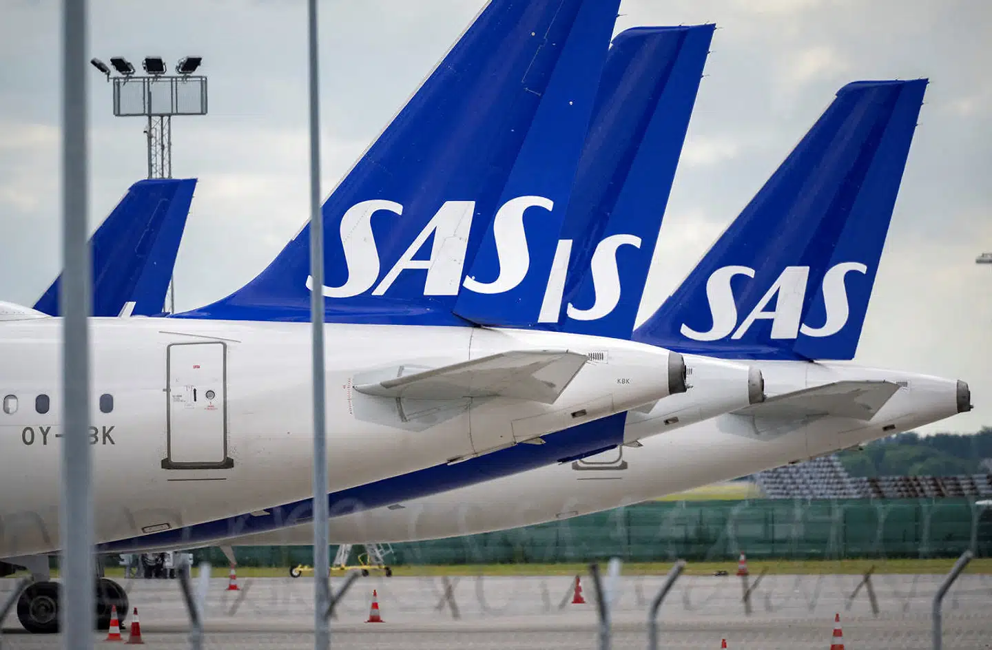Placeringen af SAS' hovedkontor er nu også kastet op i luften, efter at Venstre og Socialdemokratiet ifølge Børsen er åbne for at rykke hovedkontoret til København i forbindelse med en økonomisk redning af virksomheden.