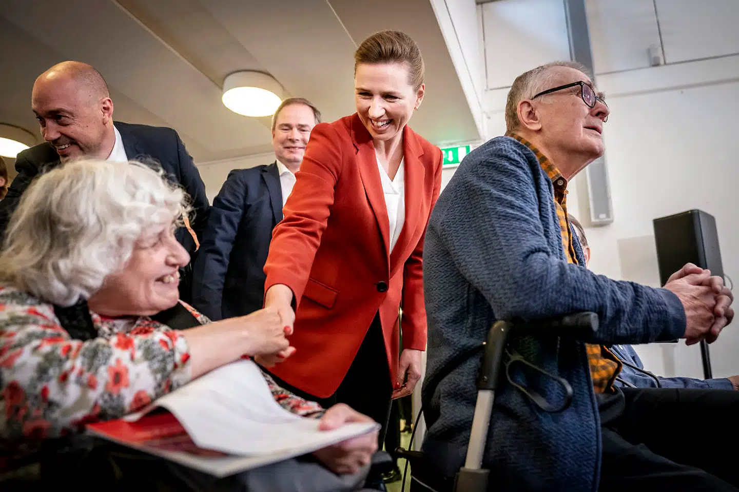 Mette Frederiksen risikerer endegyldigt at ødelægge den danske model, hvor fagforeningerne nu har arbejdsgiverne lagt i en destruktiv benlås, bakket op af den politiske magt, skriver Tom Jensen