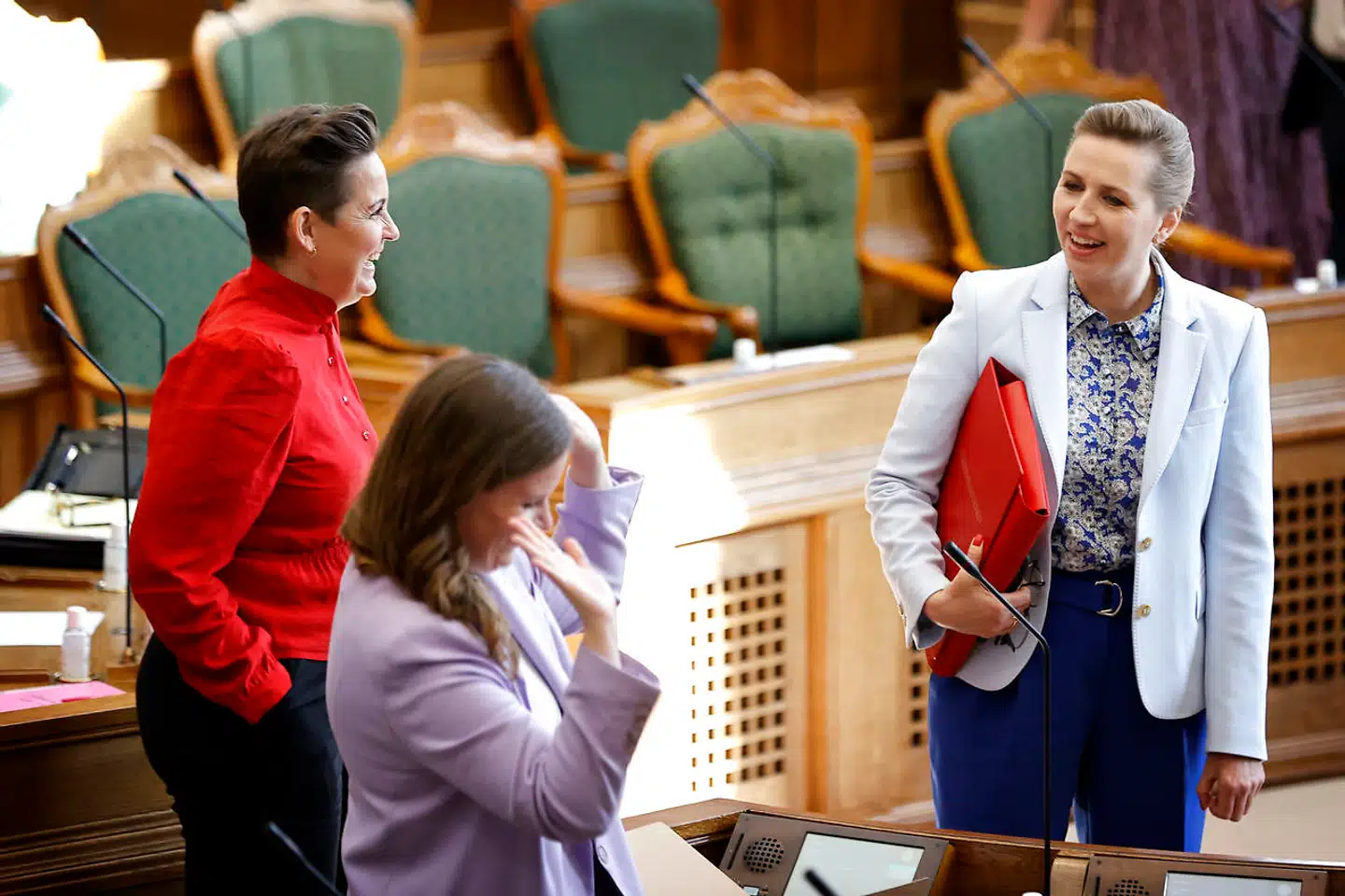 »Uanset, om man er pro- eller kontra-Mette, så er der et scenario, der efterhånden, som valgkampen er gået, tegner sig som ikke helt usandsynligt: Nemlig at det på valgnatten 1. november tipper til et snævert, men dog eksisterende fortsat rødt flertal,« skriver Tom Jensen.