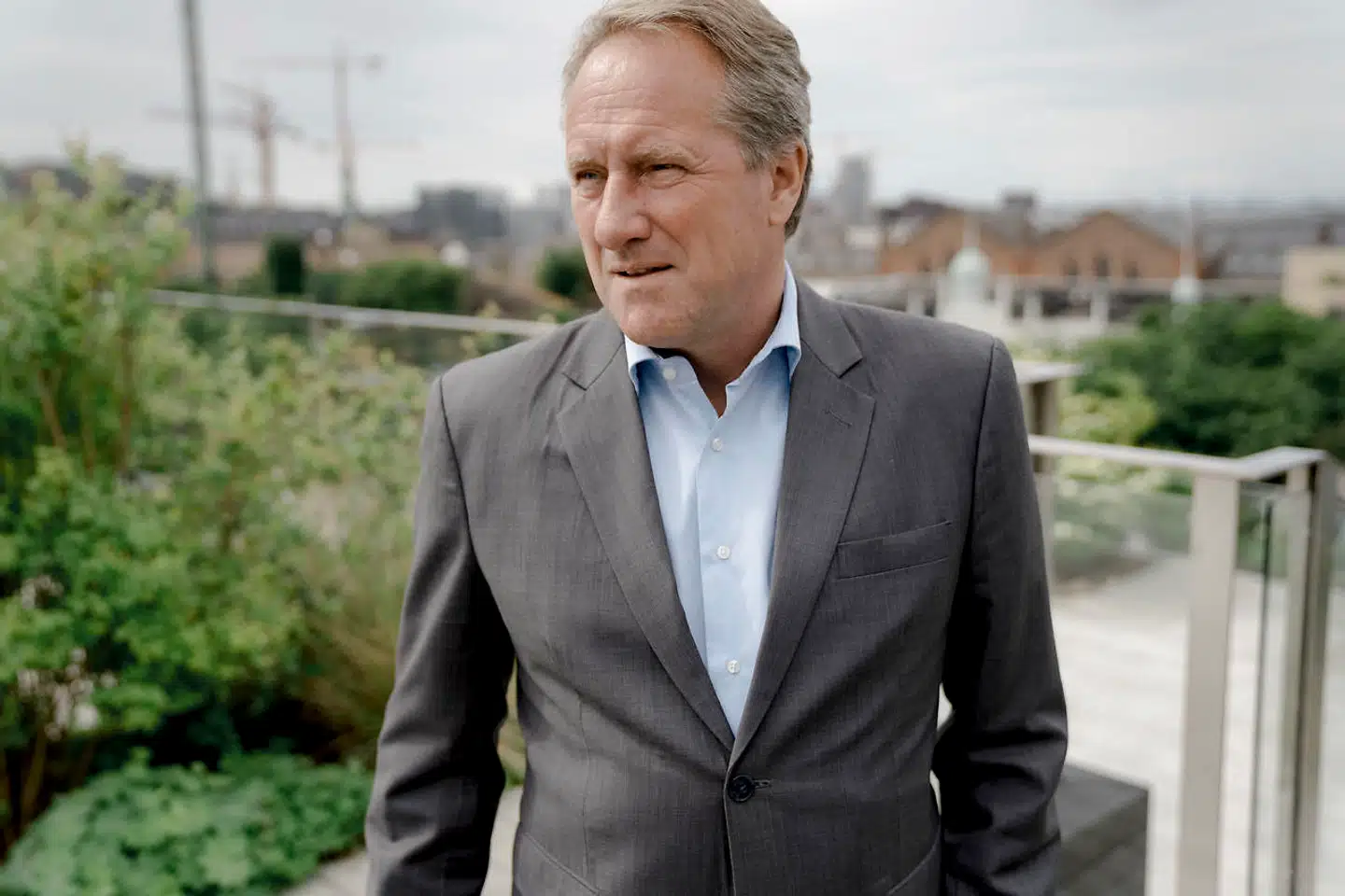 Direktør for Dansk Industri, Lars Sandahl Sørensen, frygter, at der kan opstå en giftig spiral, hvis lønningerne stiger meget under høj inflation.