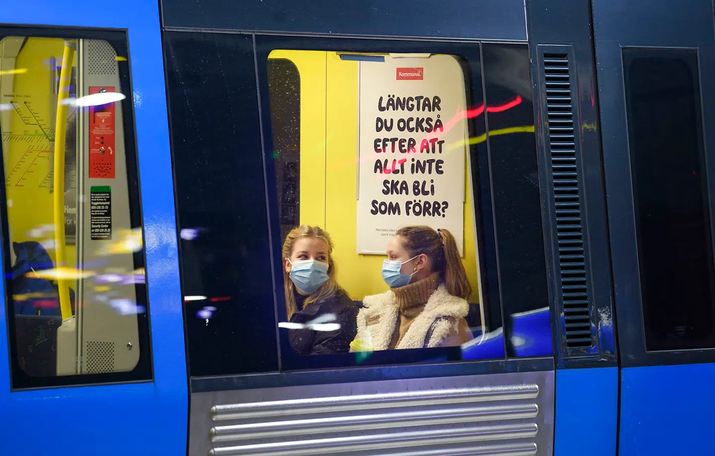 I fjor var Sverige ifølge målinger mindst lige så nedlukket som Danmark – måske endda en anelse mere. Kan det forklare, hvorfor svenskernes forventede levetid i fjor faldt lidt mindre end danskernes? Arkivfoto: Jessica Gow/AFP/Ritzau Scanpix