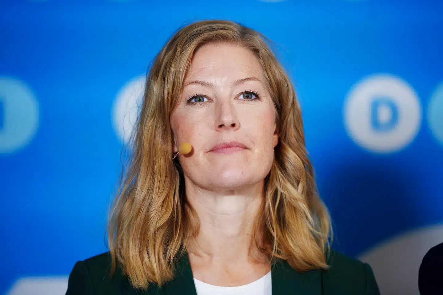 »Det blev en bizar eftersommer, men omstændighederne omkring selve valgudskrivelsen blev endnu mere sælsomme, og om ikke før mere end anede man konturerne af en radikal politisk nedsmeltning, der siden har sat sig i noget nær katastrofale meningsmålinger.«