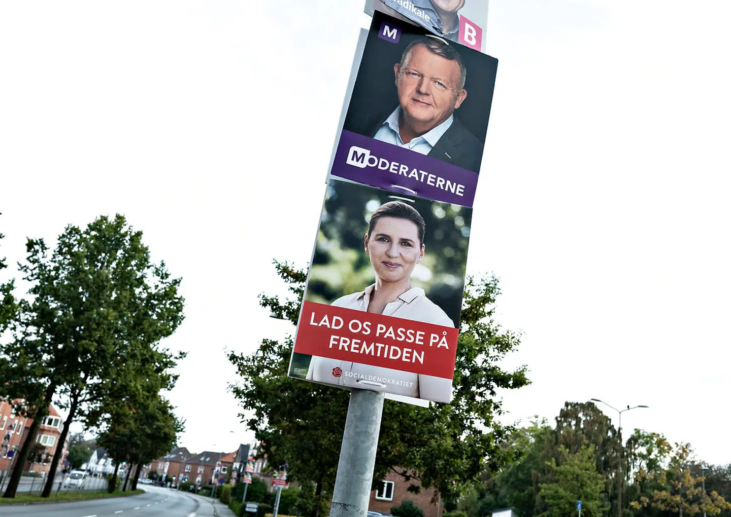 Længe har det været uklart, hvad en stemme på Moderaterne egentlig betyder, men nu siger Lars Løkke det åbent: Det er egentlig hip som hap, om man sætter krydset ved Løkke eller ved Frederiksen, skriver Amalie Lyhne i denne leder.