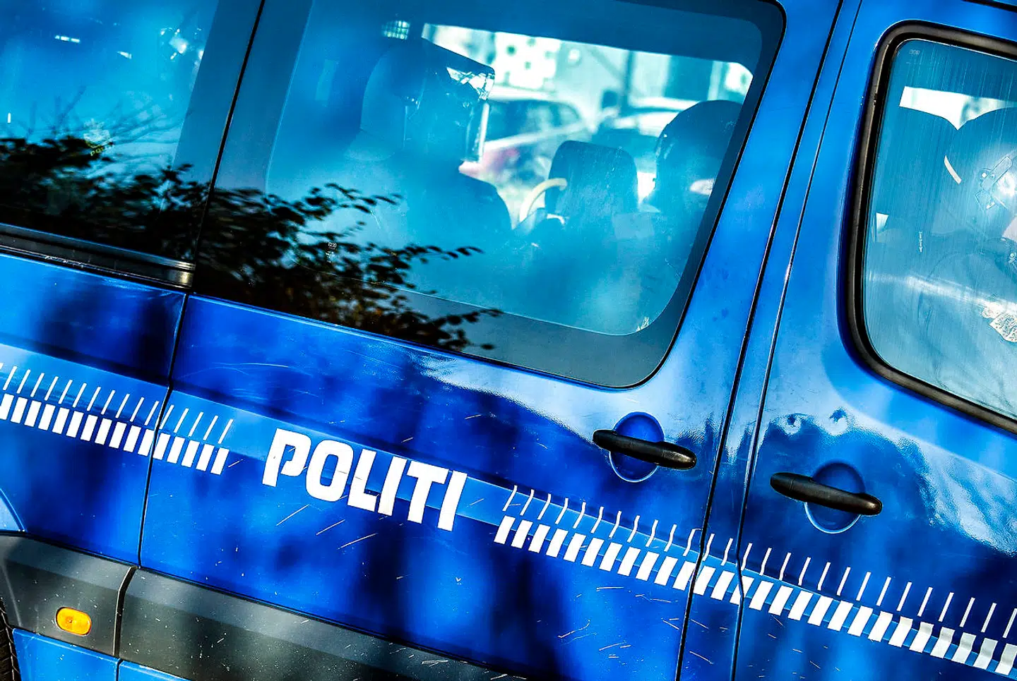 Politiet undersøger lige nu mistænkelige forhold på Frederiksberg.