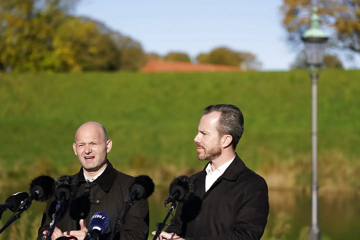 Formand for Venstre Jakob Ellemann-Jensen, formand for De Konservative Søren Pape Poulsen, formand for Dansk Folkeparti Morten Messerschmidt, formand for Danmarksdemokraterne Inger Støjberg, formand for Nye Borgerlige Pernille Vermund og formand for Liberal Alliance Alex Vandopslagh holder doorstep om FE-sagen på Kastellet onsdag den 19. oktober 2022.