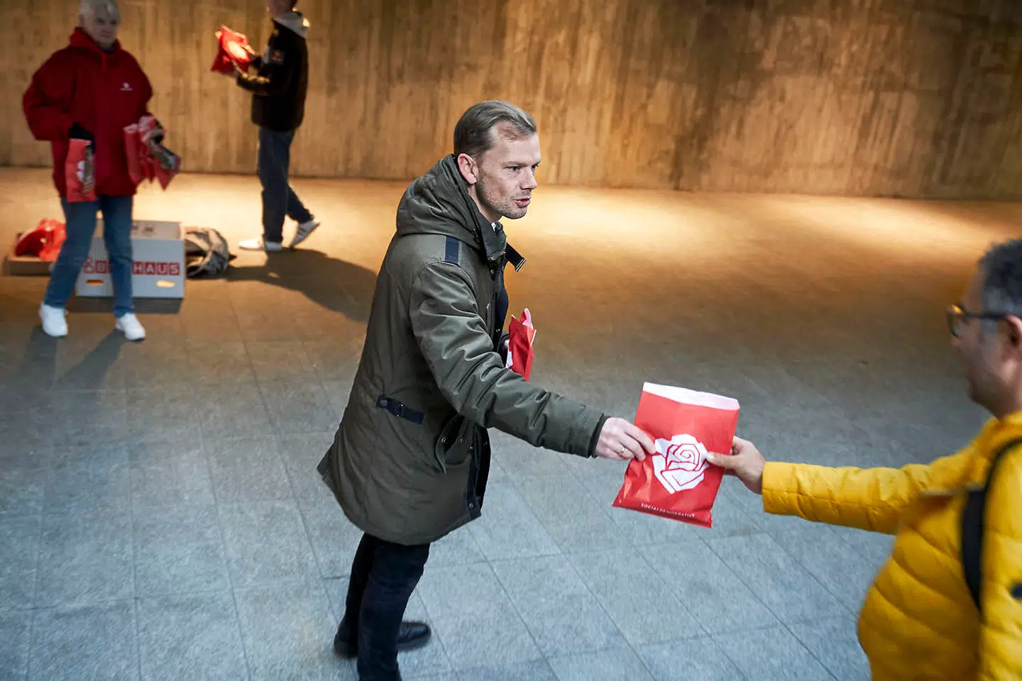 I en foranderlig verden synes én ting bestandig: Beskæftigelsesminister Peter Hummelgaards kærlighed til lufthavnen i Kastrup, hvor store dele af hans familie og mange af hans gamle skolekammerater og venner har arbejdet.