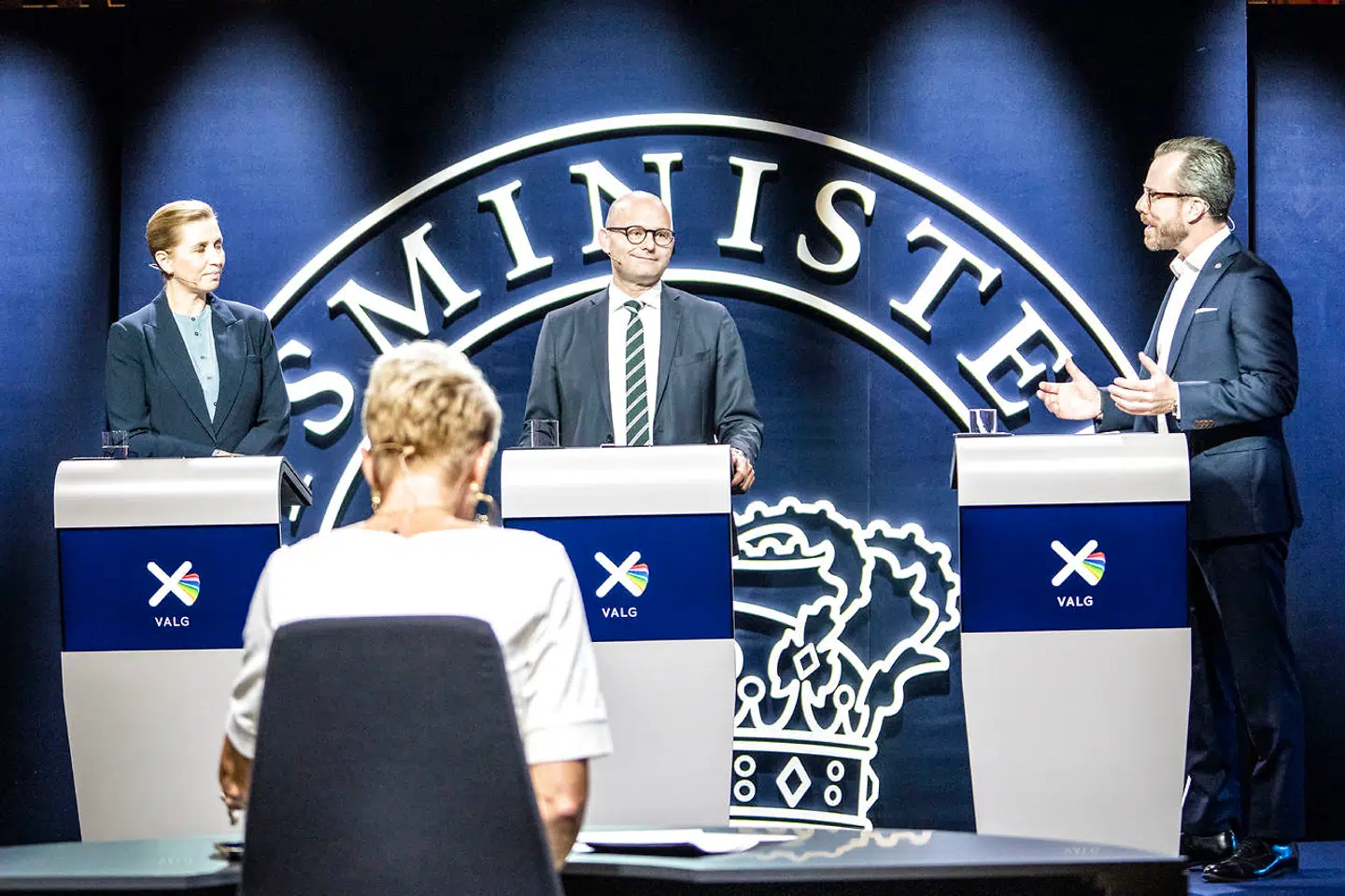 Statsministerkandidaterne, Socialdemokratiets Mette Frederiksen, De konservatives Søren Pape Poulsen og Venstres Jakob Ellemann-Jensen er alle tre enige om at lette skatten i bunden, men de har forskellige bud på, hvordan det skal ske.
